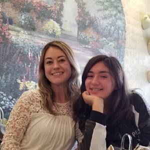 Meet your Posher, Elizabeth